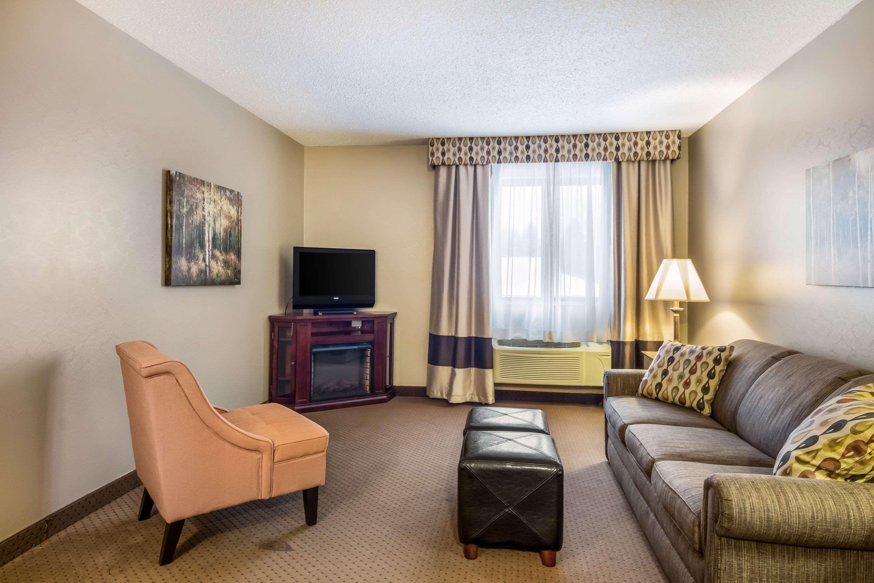 Quality Inn & Suites Newberry Экстерьер фото